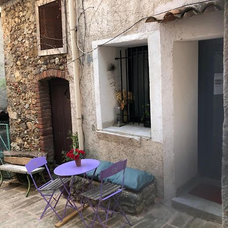 Logement Neuf Centre Du Village Aux Pieds Du Chateau Grimaud Bagian luar foto