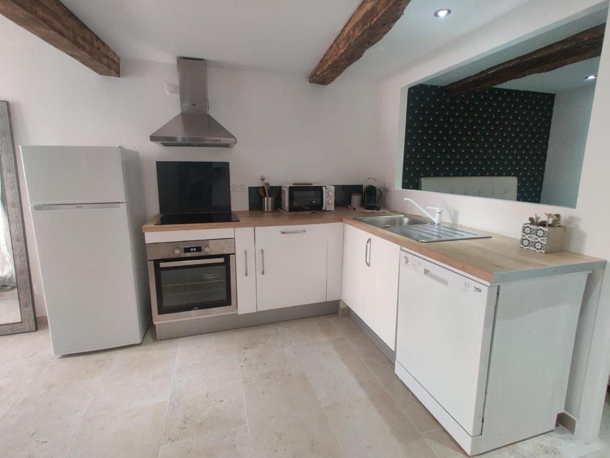 Logement Neuf Centre Du Village Aux Pieds Du Chateau Grimaud Bagian luar foto