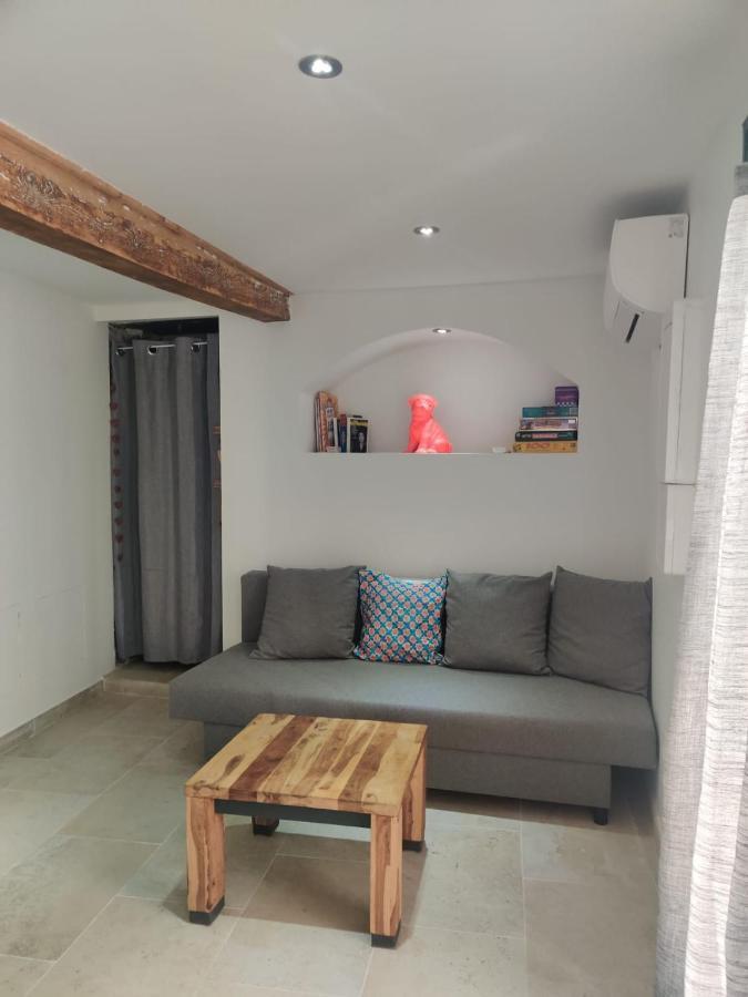 Logement Neuf Centre Du Village Aux Pieds Du Chateau Grimaud Bagian luar foto